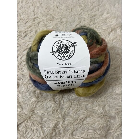 1- Loops & Threads Free Spirit Ombre 40.5 Yards Jumbo Wool Blend 26.3 Oz Yarn - Picture 1 of 8